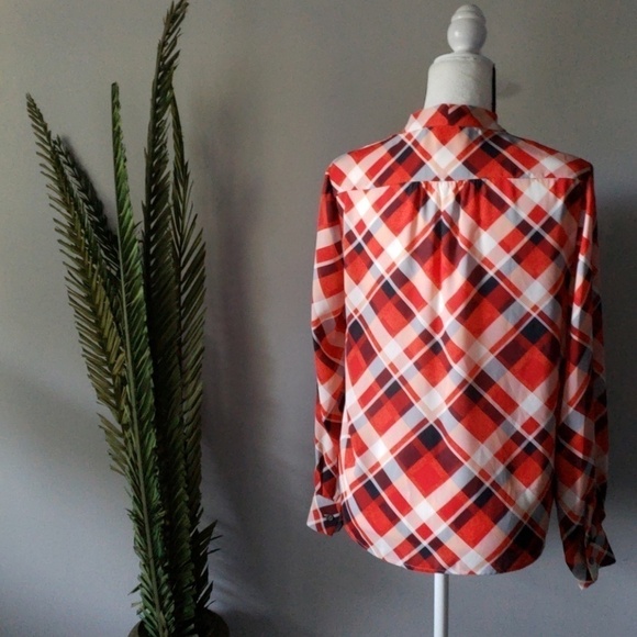 Vince Camuto Modern Voyage red plaid blouse NWT - Picture 3 of 6